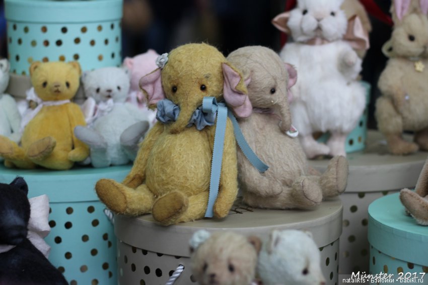 Вторая часть . Мишки и другие" плюшики" Teddy Bär Total 2017