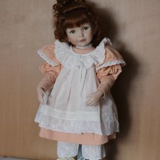 Фарфоровая куколка