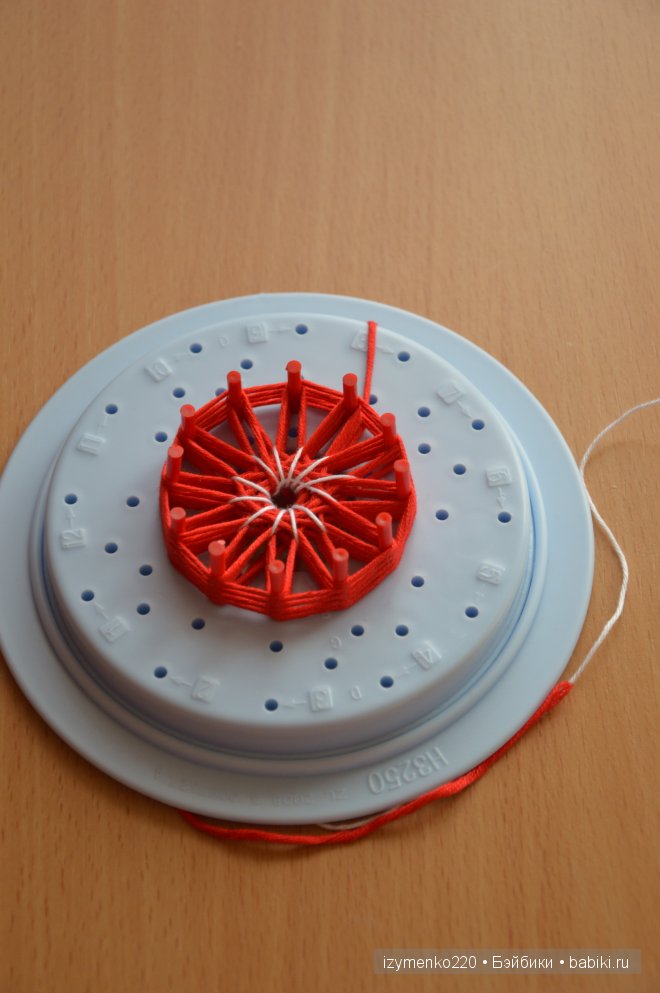 Оооочень полезная штучка. Изготовление цветов из ниток (фото 6)