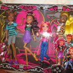 У нас прибавление! Замечательная семейка волков от Монстер Хай