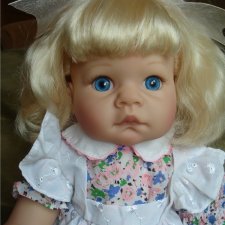 Lee Middleton --  "SAVANNAH" Play Baby . 19 "