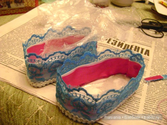 Мастер класс. Туфельки для куклы - Кружевные голубые (фото 8)