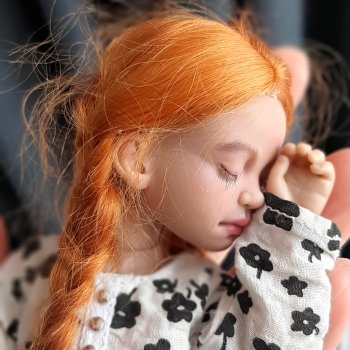 Крошка на ладошке 😇