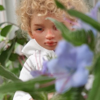 Когда ты первая модель на деревне у бабушки 😉