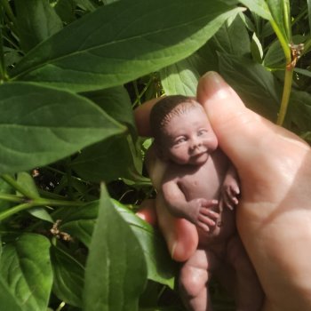 Темнокожая малышка