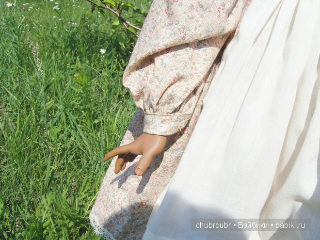 наша маленькая загорелая ручка