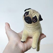 Забавный мопсяшка пришел знакомиться. Игрушка валянием ручной работы