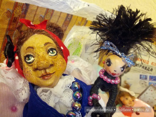 Диван для кукол из колготок