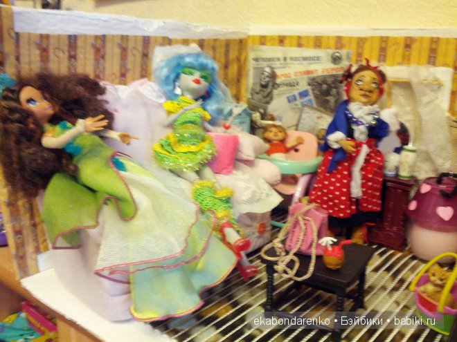 Диван для кукол из колготок