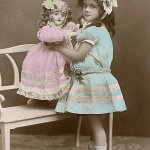 Старинные фото с антикварными куклами и их любящими хозяйками