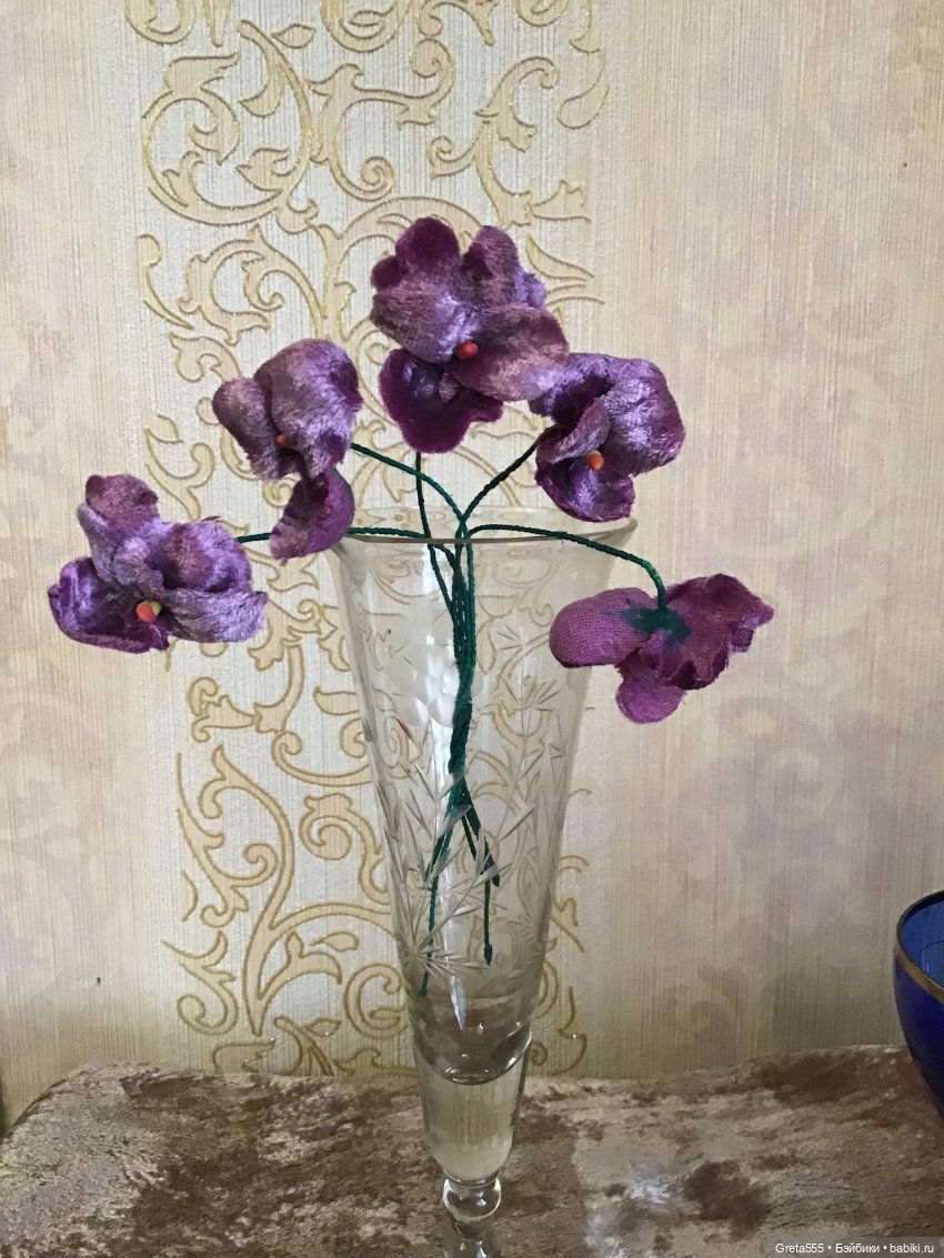 Фиалки из прошлого или « Купите фиалки !»