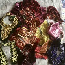 Лоскуты антикварного бархата с элементами вышивки , для творчества Лоскуты антикварного бархата с элементами вышивки , для творчества
