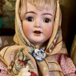 Старинный шелковый платочек с розами , для рукоделия . брошечка в подарок !