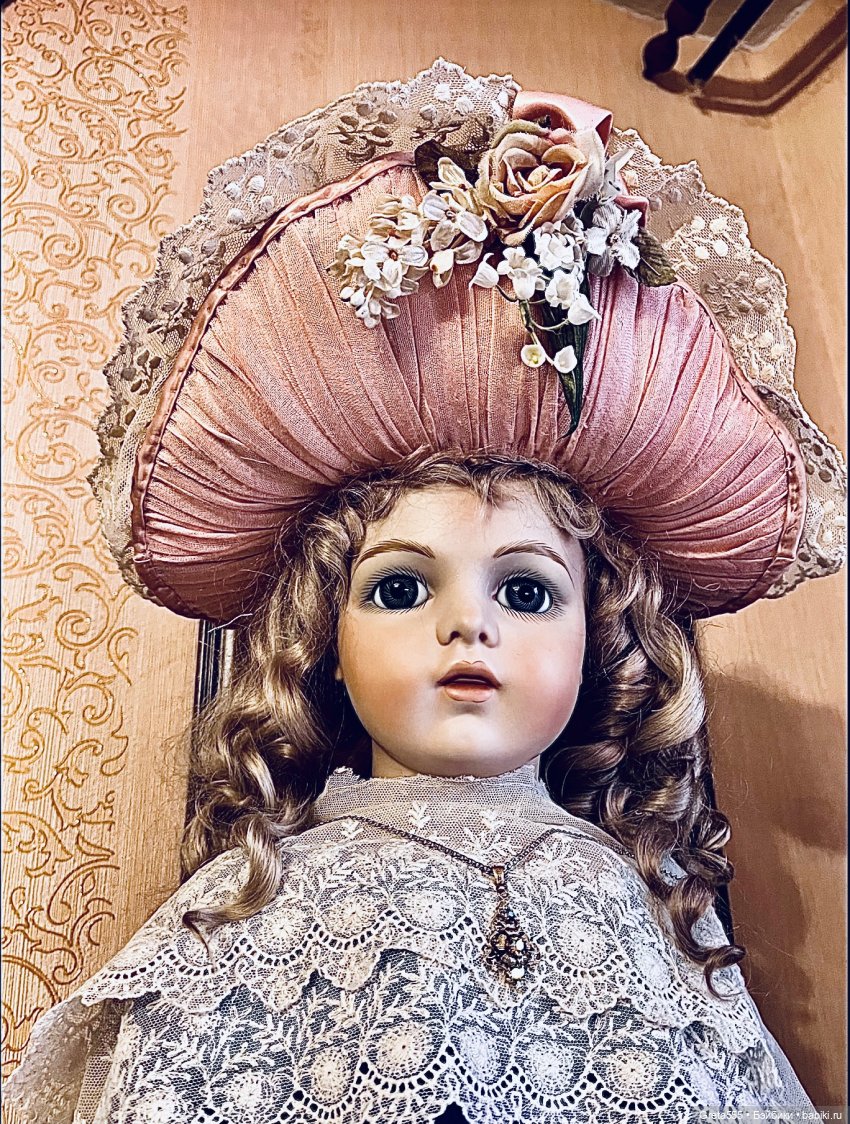 Моя новая работа - Бонет « Розовая примула , танцующая в облаках «