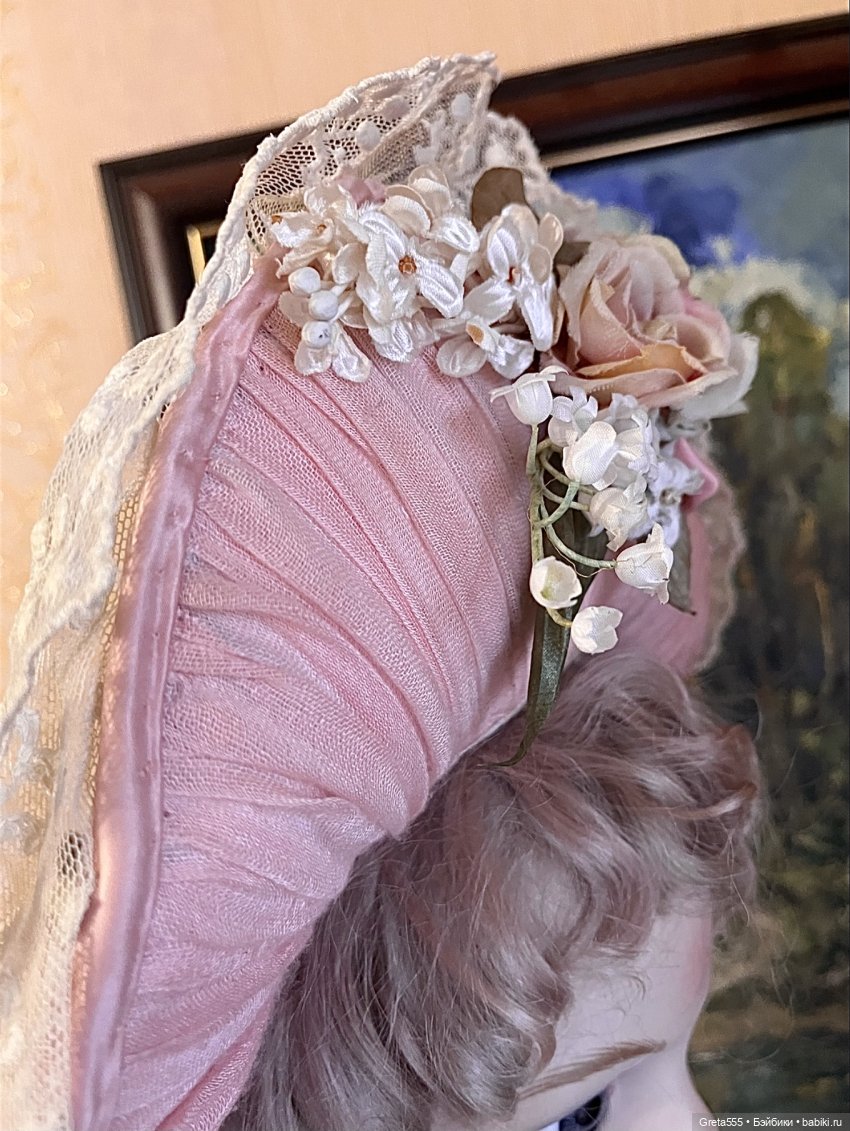 Моя новая работа - Бонет « Розовая примула , танцующая в облаках «