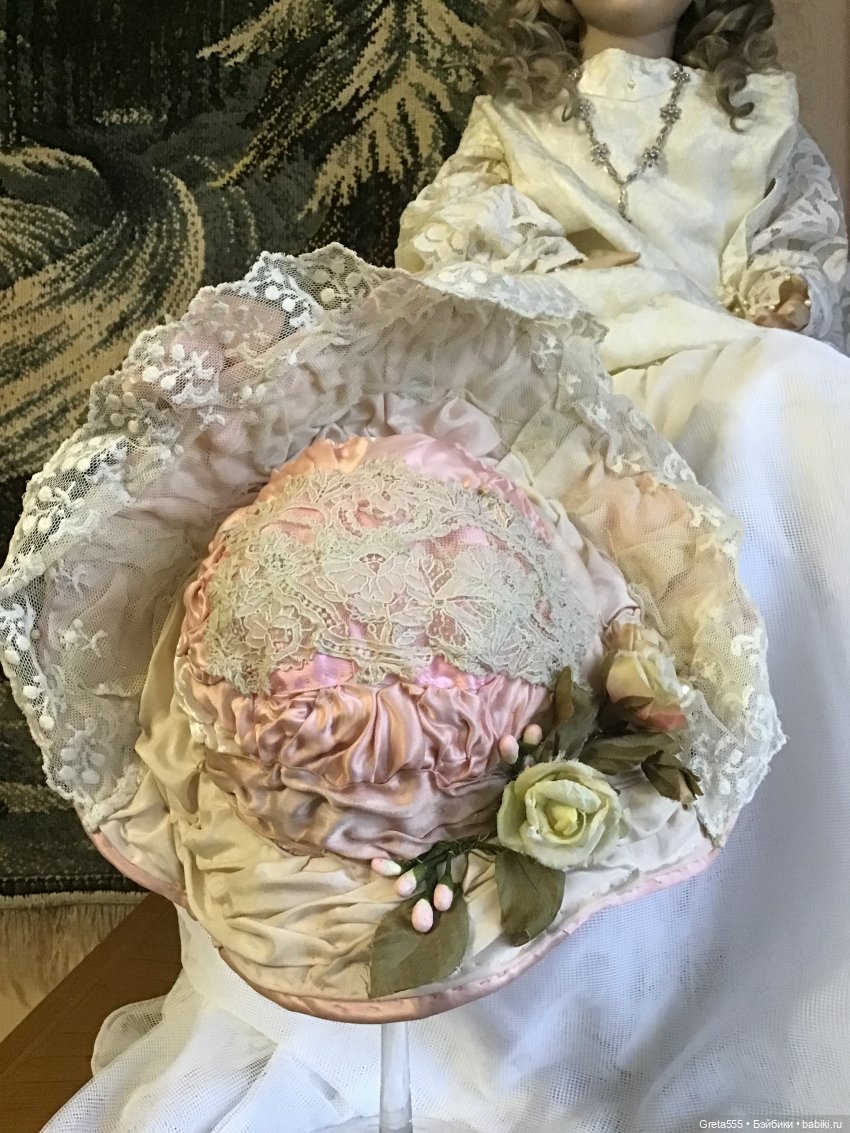 Моя новая работа - Бонет « Розовая примула , танцующая в облаках «