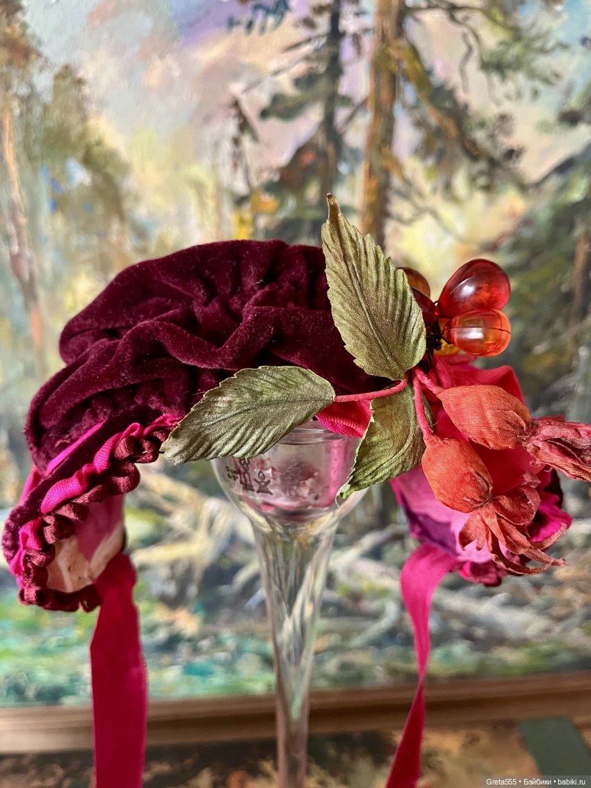 Миниатюрный Бонетик с искристой веточкой люцита - мой ответ на супер- холод этой зимы