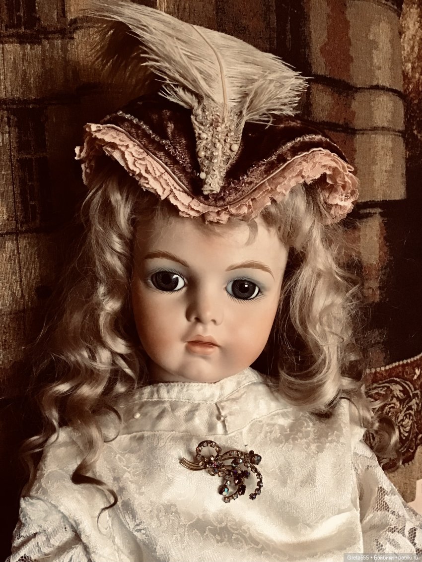 Моя новая работа , по выкройке « Мария Стюарт» , в мягких коричнево- розовых тонах