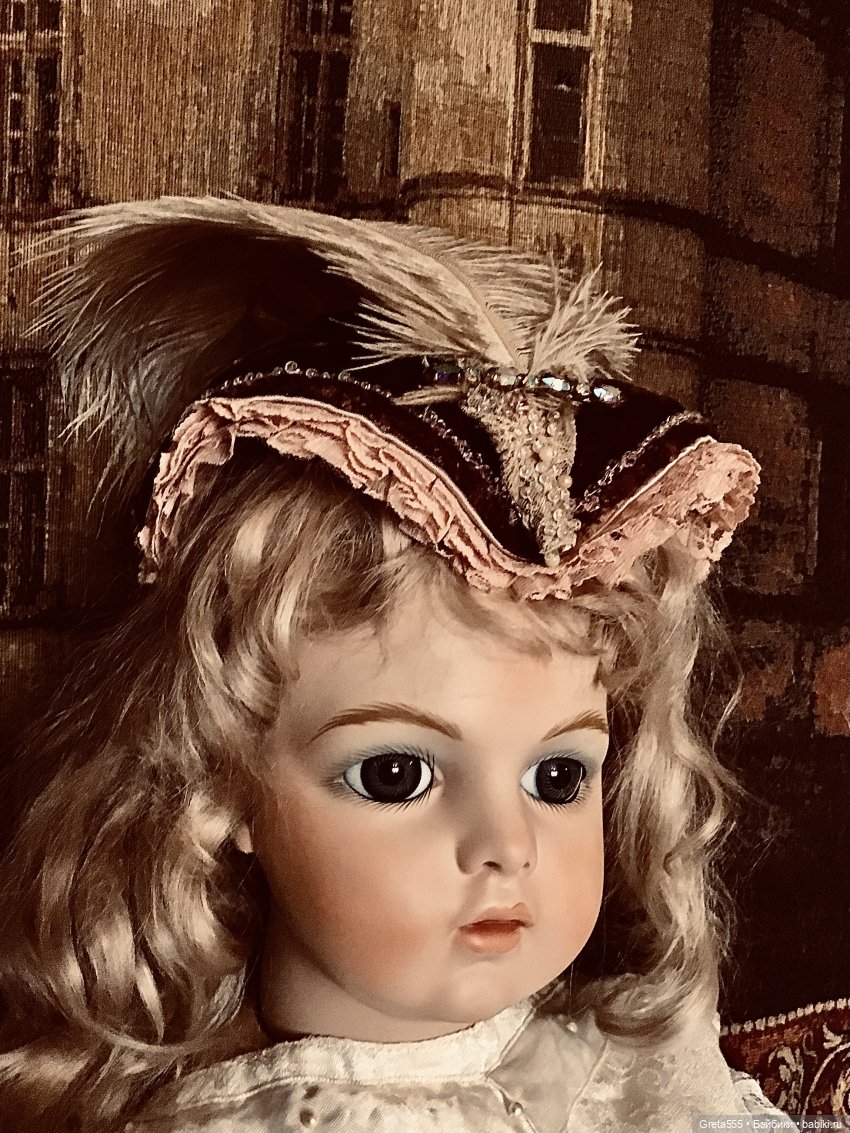 Моя новая работа , по выкройке « Мария Стюарт» , в мягких коричнево- розовых тонах