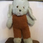 Большая грустная собака ГДР , очень ждёт своего хозяина