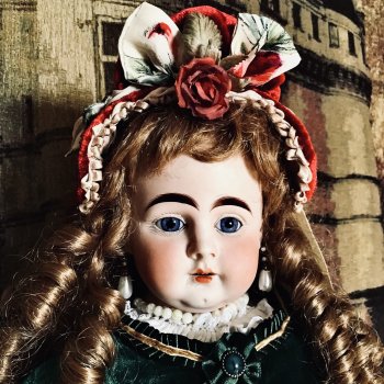 Бонет « Карминная Роза 🌹 « - всепобеждающая сила женственности .