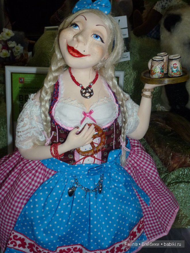 Куклы на Ветошном в фас и в профиль. Выставка кукол