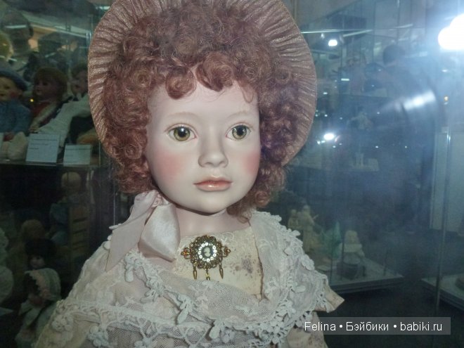 Куклы на Ветошном в фас и в профиль. Выставка кукол