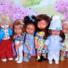 Людмила Щербина помогала мне одеть малышек ГДР