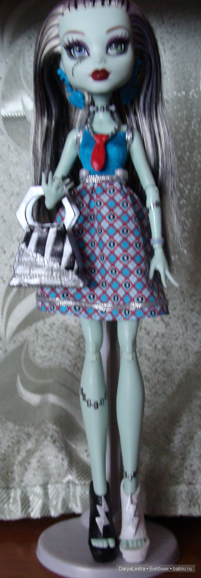Фотообзор на базовую Френки Штейн и набор одежды (фото 10)