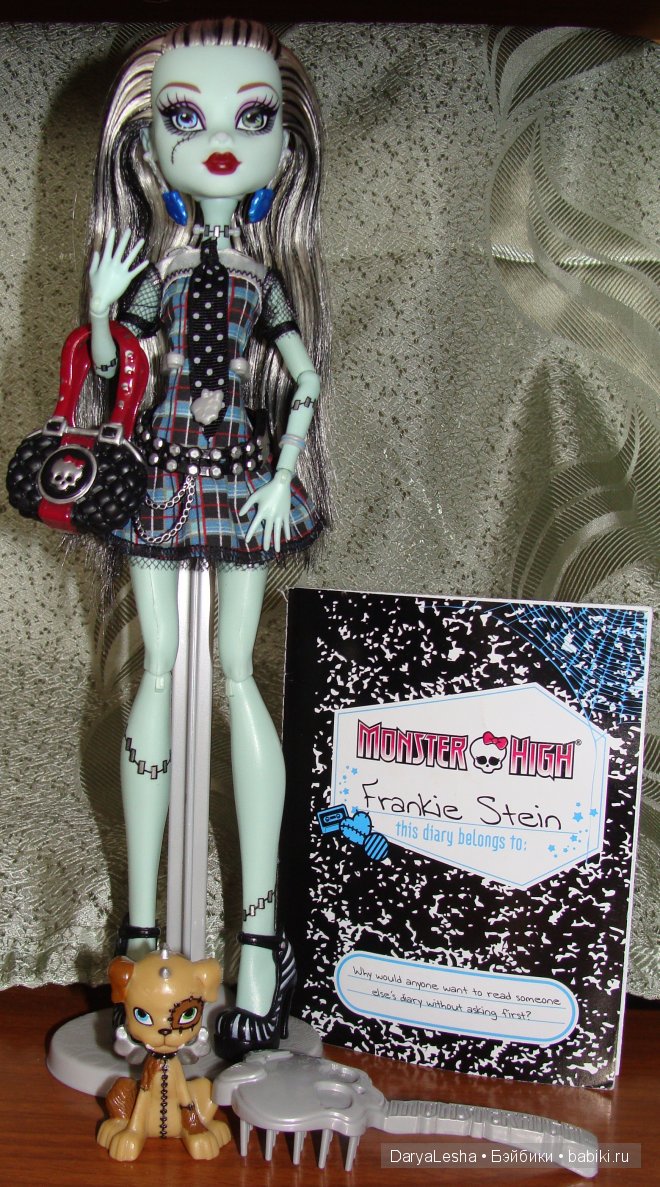 Фотообзор на базовую Френки Штейн и набор одежды