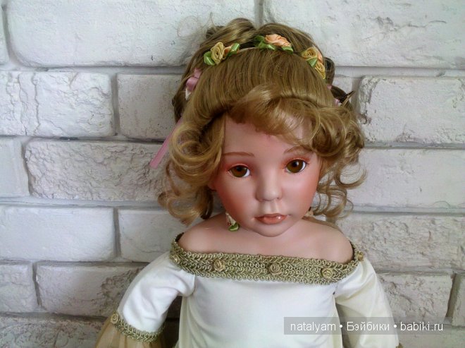 Бренди (Brandy), Donna RuBert