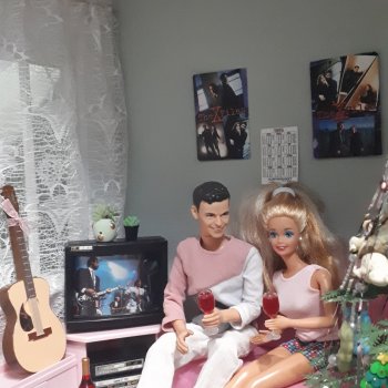 Новый год в стиле 90х