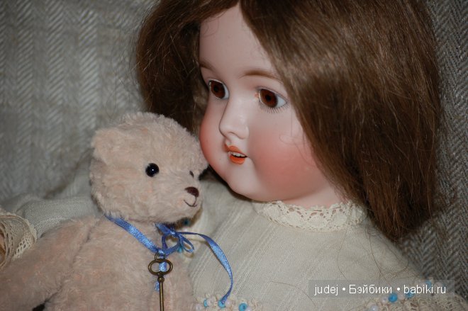 Антикварная кукла Queen Louse (фото 5)