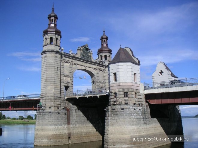 Антикварная кукла Queen Louse