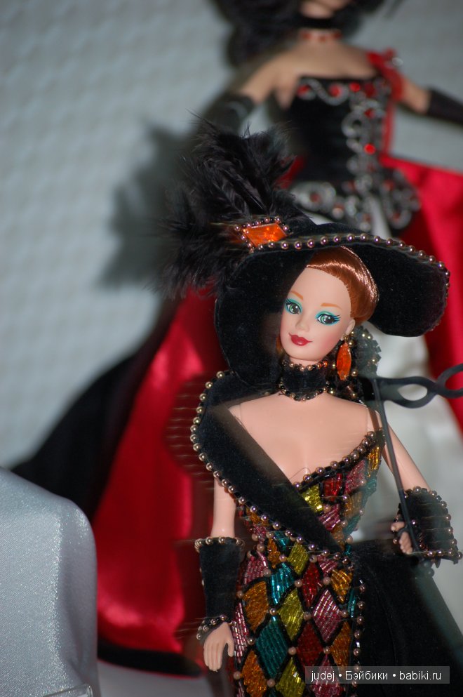Выставка коллекционных Барби в нарядах от известных кутюрье. Из коллекции кукол Яны Мирной. Брянск, 2014