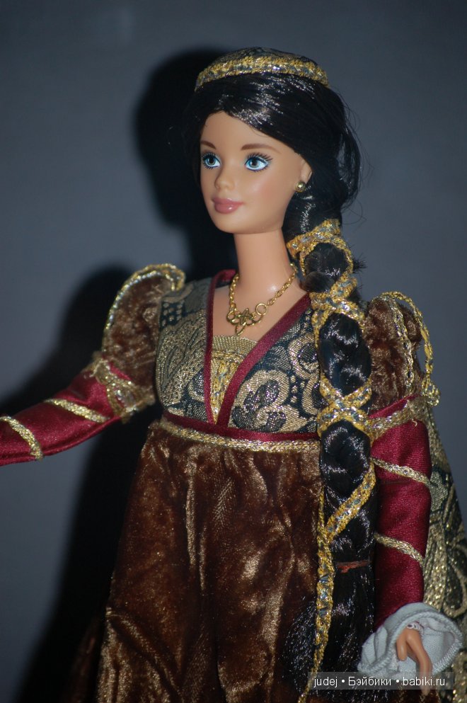 Выставка коллекционных Барби в нарядах от известных кутюрье. Из коллекции кукол Яны Мирной. Брянск, 2014