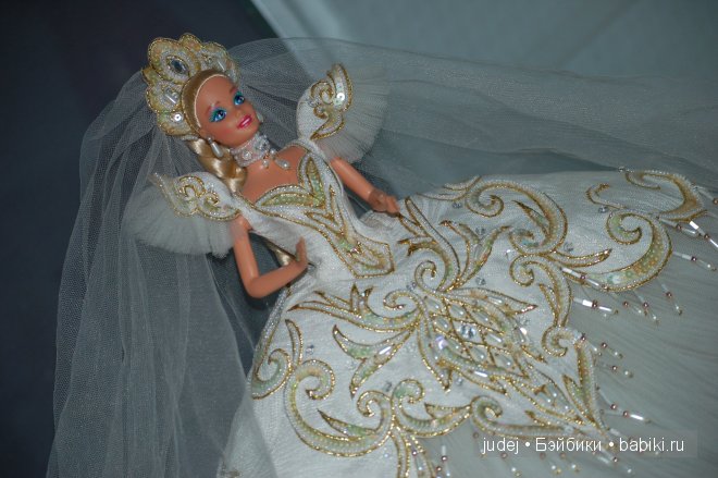 Выставка коллекционных Барби в нарядах от известных кутюрье. Из коллекции кукол Яны Мирной. Брянск, 2014