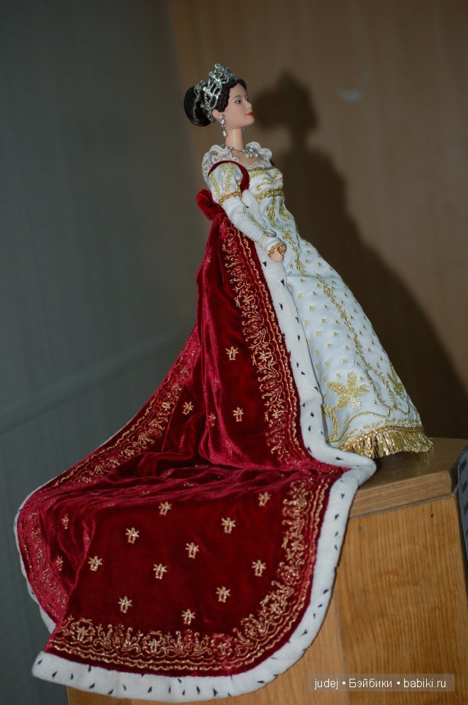 Выставка коллекционных Барби в нарядах от известных кутюрье. Из коллекции кукол Яны Мирной. Брянск, 2014