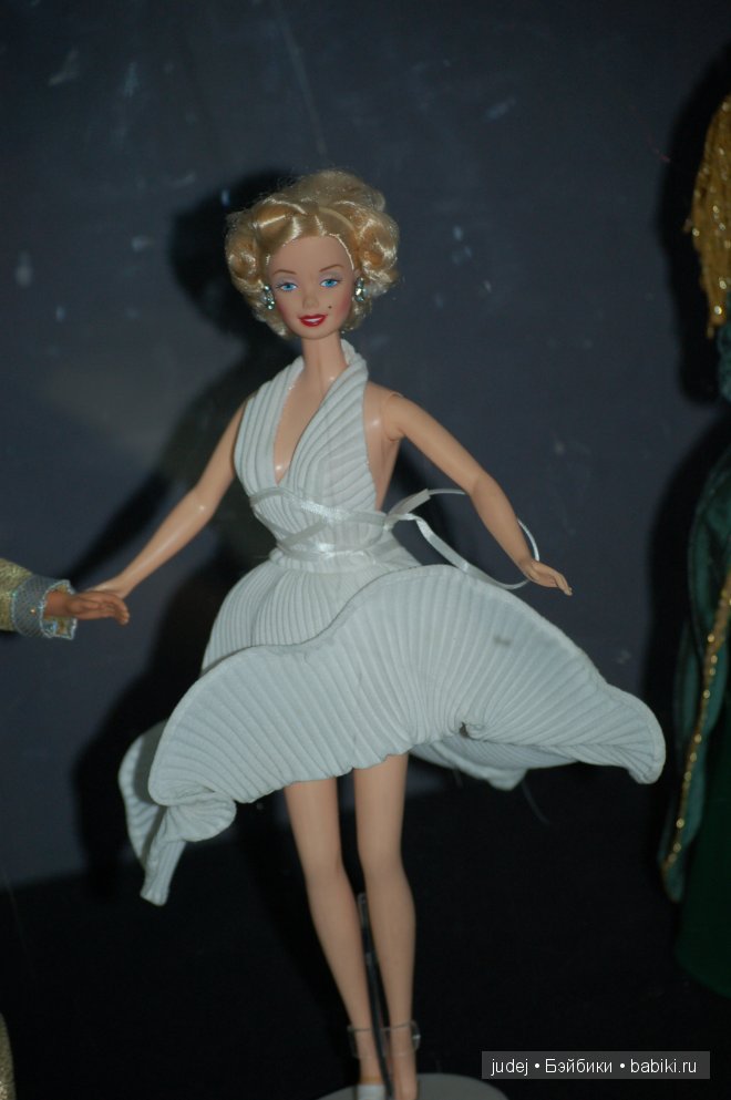 Выставка коллекционных Барби в нарядах от известных кутюрье. Из коллекции кукол Яны Мирной. Брянск, 2014