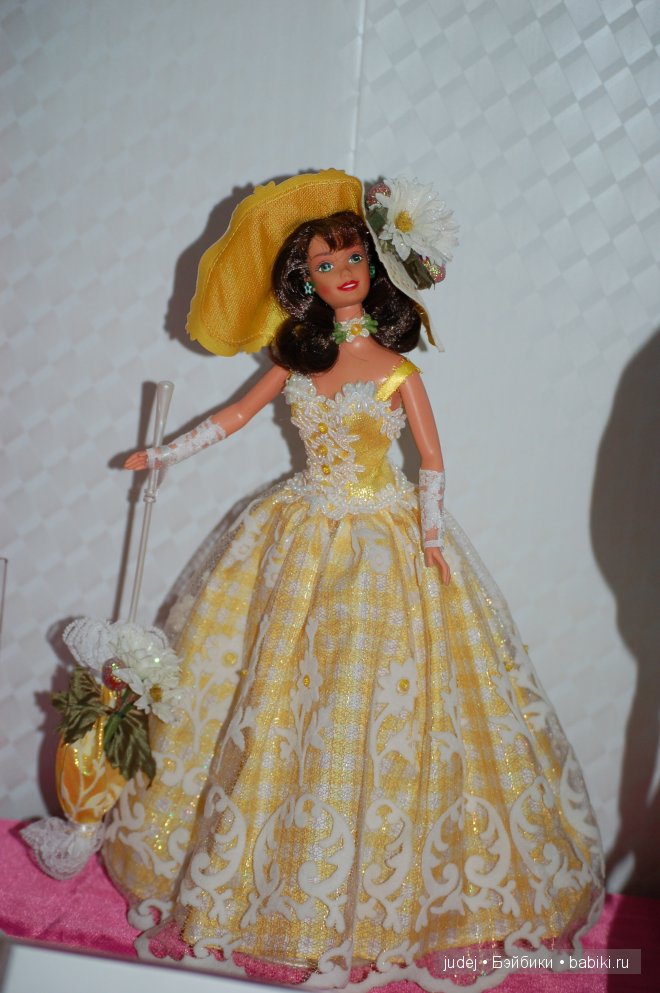 Выставка коллекционных Барби в нарядах от известных кутюрье. Из коллекции кукол Яны Мирной. Брянск, 2014