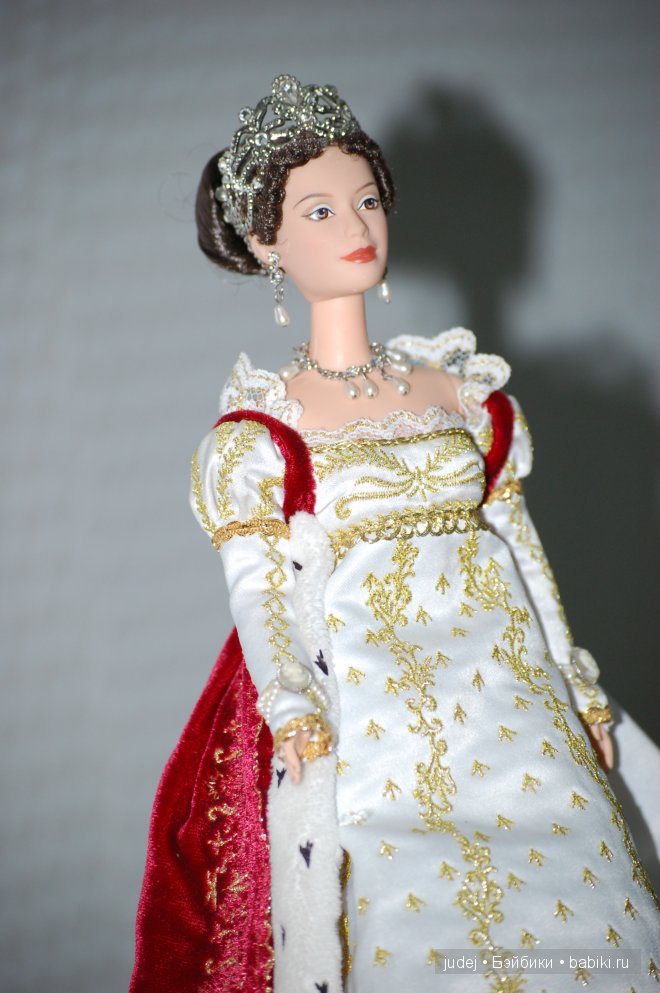 Выставка коллекционных Барби в нарядах от известных кутюрье. Из коллекции кукол Яны Мирной. Брянск, 2014