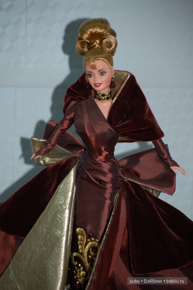 Выставка коллекционных Барби в нарядах от известных кутюрье. Из коллекции кукол Яны Мирной. Брянск, 2014
