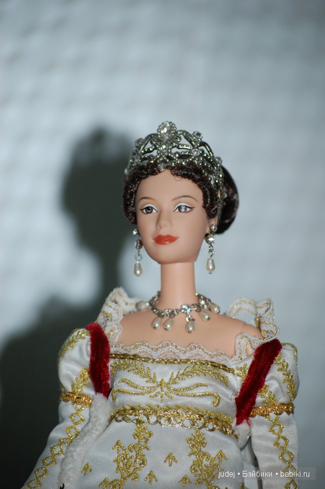 Выставка коллекционных Барби в нарядах от известных кутюрье. Из коллекции кукол Яны Мирной. Брянск, 2014 (фото 3)