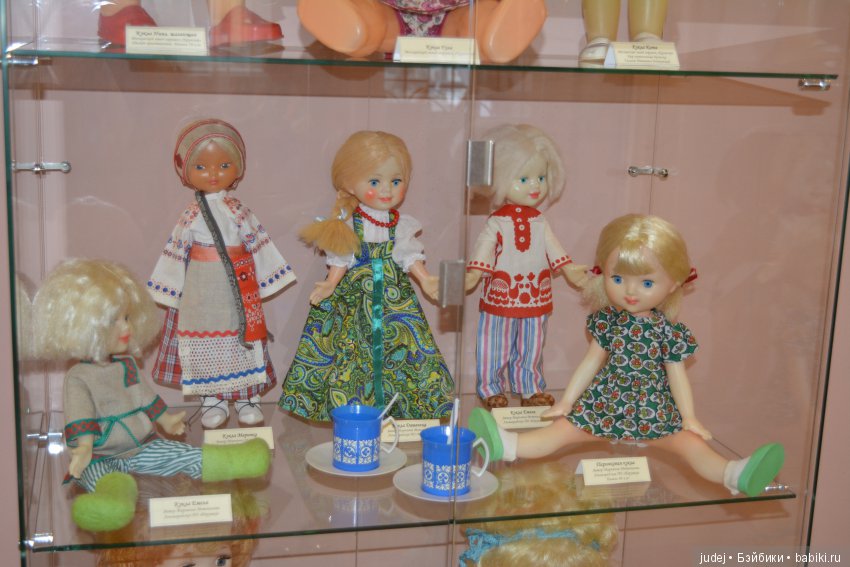 Выставка кукол в Брянске "А у детства нет прошлого..." (фоторепортаж)