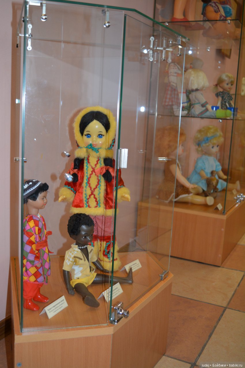 Выставка кукол в Брянске "А у детства нет прошлого..." (фоторепортаж)
