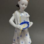 Помощница ЛФЗ фарфор девочка