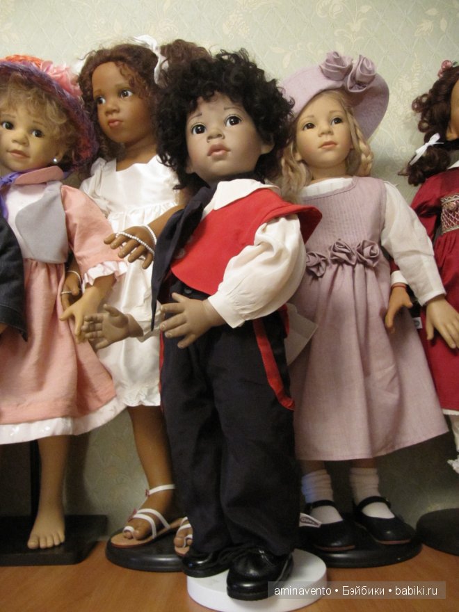 Моё маленькое семейство Elisabeth Lindner. "А Нико опять о чём-то молчал"