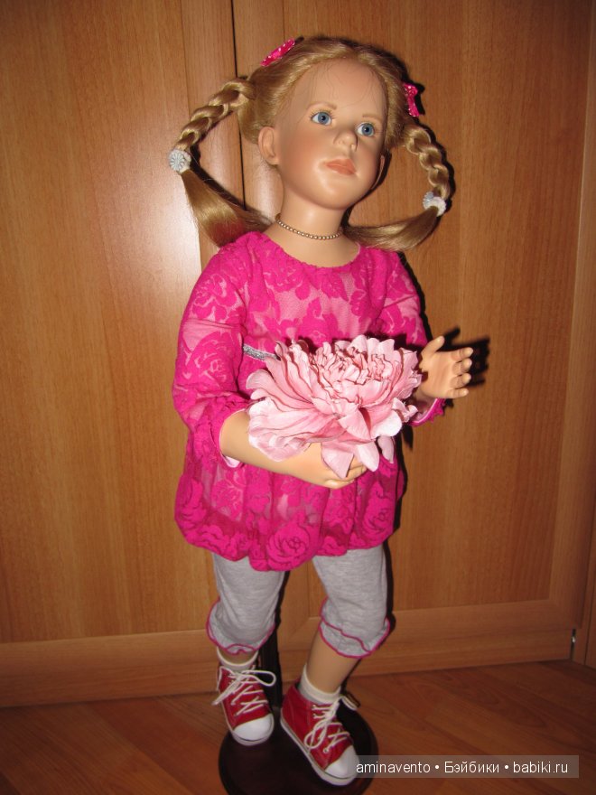 А у нас ведь скоро лето! И примерные девочки Vera Scholz начинают шалить