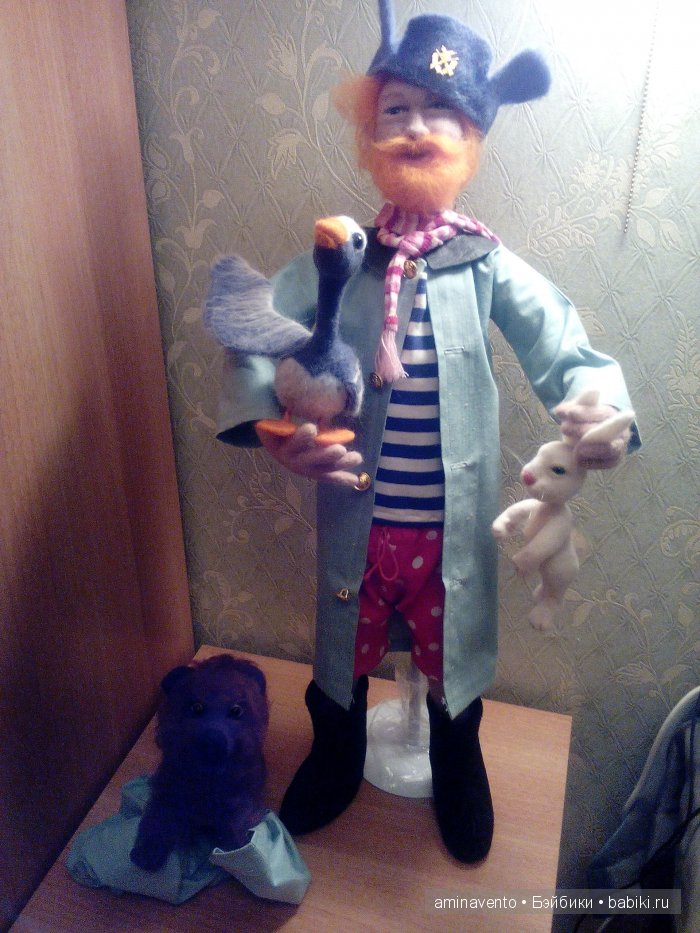 Эту милую игрушку не положишь на подушку. Знать, пример взяла с лошадки: стоя спать, а не в кроватке! Мои игрушки валянием