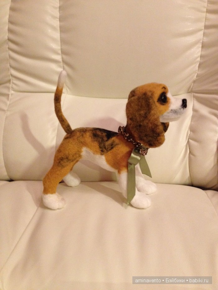 Эту милую игрушку не положишь на подушку. Знать, пример взяла с лошадки: стоя спать, а не в кроватке! Мои игрушки валянием